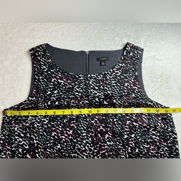 Ann Taylor Black, White, and Plum Patterned Layered Zip Tank Top - Picture 3 of 10
